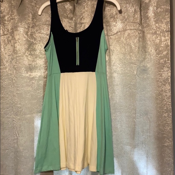 Express Blue and White Dress with Tags on - Picture 2 of 4